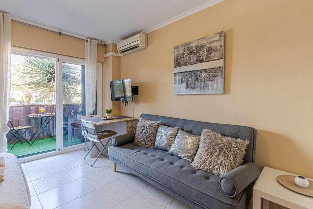 797 Holiday Rentals - Equipado Estudio Cerca Del Parque La Paloma เบนัลมาเดนา ภายนอก รูปภาพ