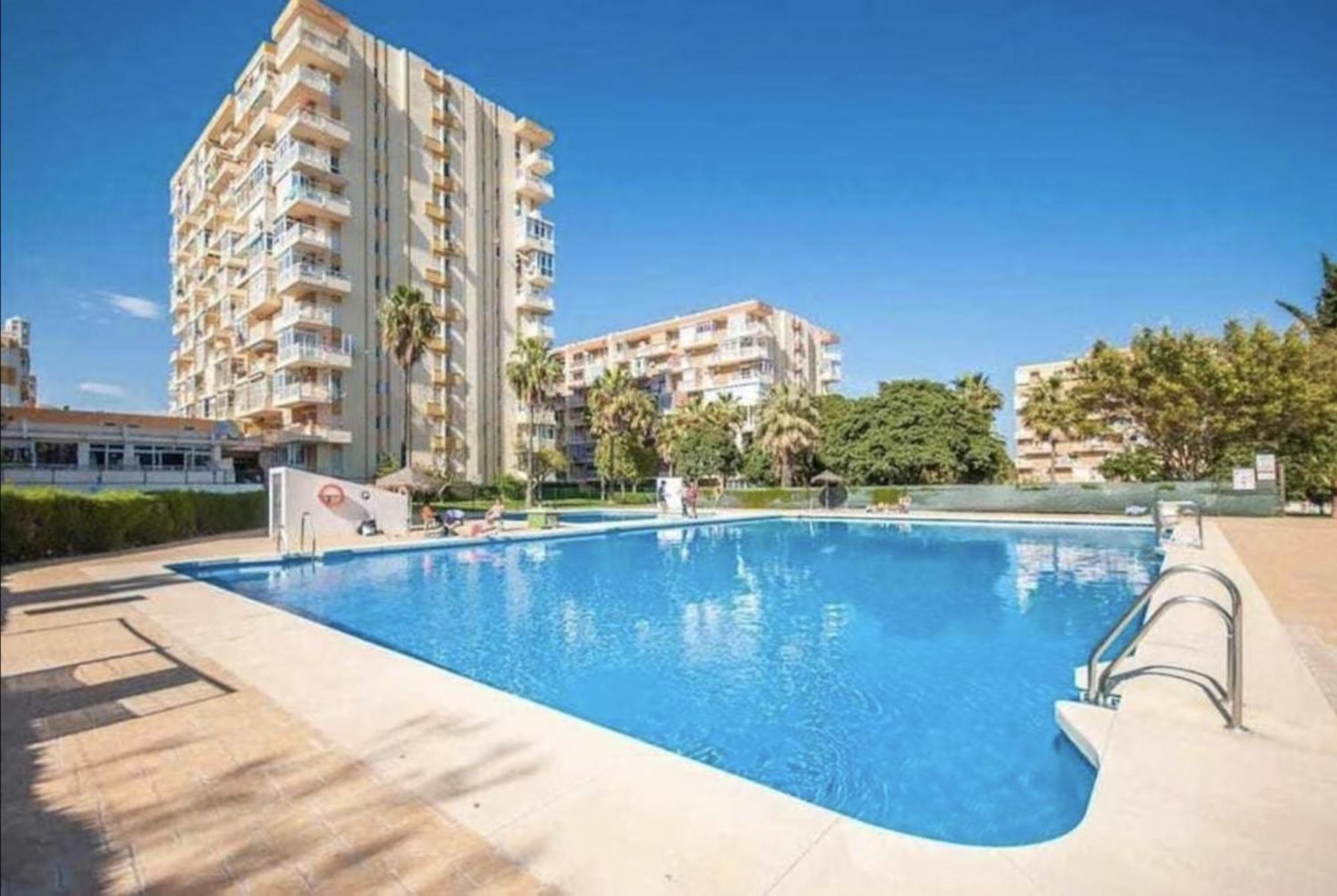 797 Holiday Rentals - Equipado Estudio Cerca Del Parque La Paloma เบนัลมาเดนา ภายนอก รูปภาพ